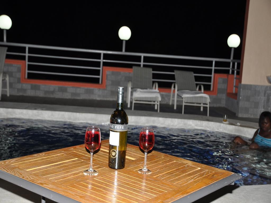 Monalisa Hotel Mtwapa Bagian luar foto