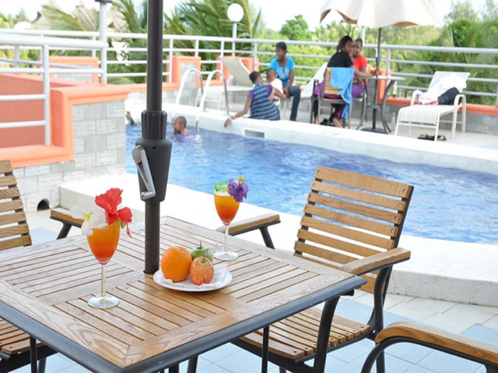 Monalisa Hotel Mtwapa Bagian luar foto